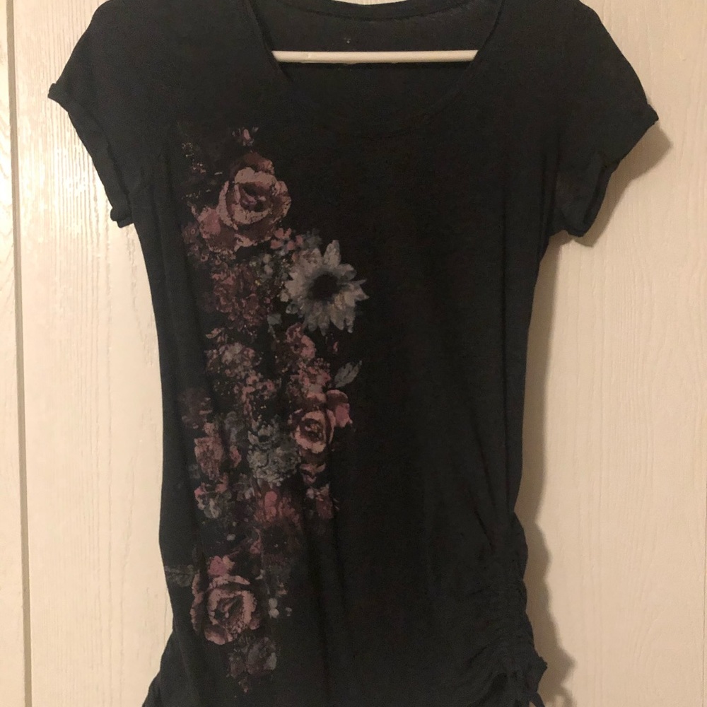 👣🤰MATERNITY 2/$15!! Gray floral maternity tee